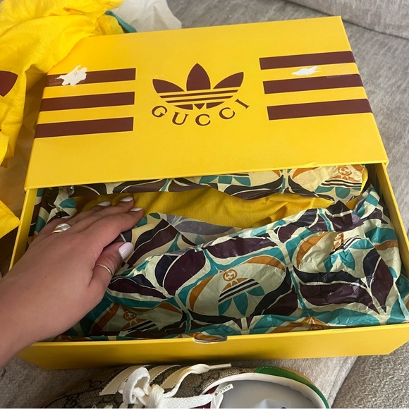 authentic pair of GUCCI X ADIDAS GG Supreme Monogram Gazelle Sneakers size 6.5 - Picture 6 of 9